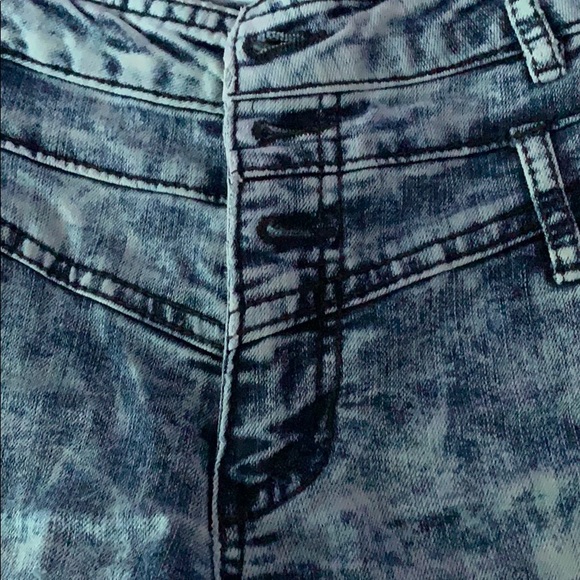 Jeans - Picture 2 of 3